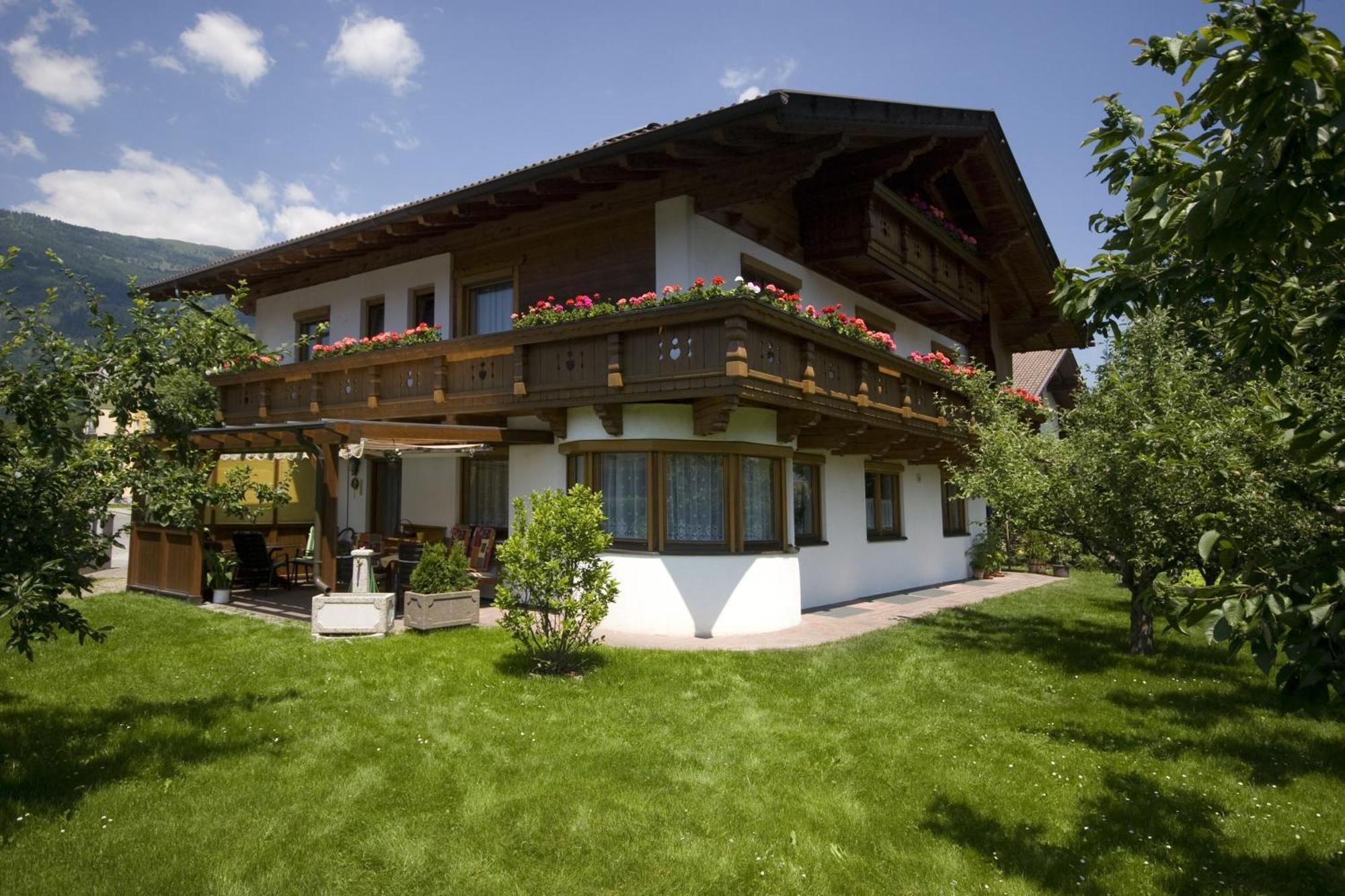 Ferienwohnungen Haus Schett Lienz Exterior photo